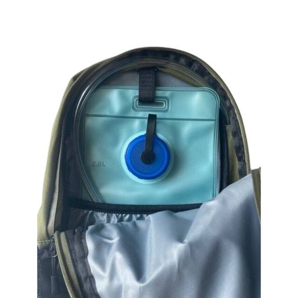 2L Hydration Backpack Olive Green. Removable Water Bladder. Straps with whistle - Picture 6 of 12
